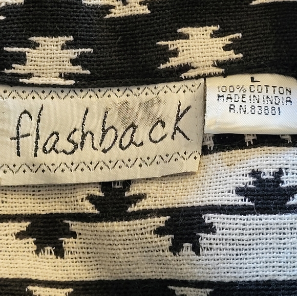 Flashback large black and white Aztec print cropped jacket - Picture 7 of 7